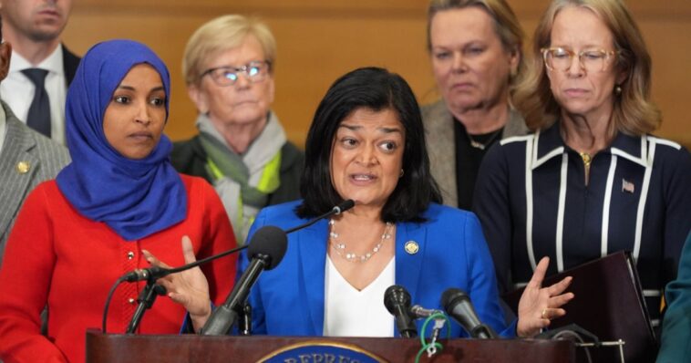 ‘very-frustrating’:-house-democrats-disgruntled-with-senate-democrats-over-spending-package