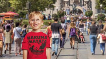 stupid-kid-in-‘hakuna-matata’-shirt-doesn’t-know-the-film-ultimately-repudiates-the-song’s-message-as-simba-realizes-he-must-fulfill-his-role-in-the-natural-order-to-end-the-chaos-and-suffering-caused-by-his-hedonistic-pursuit-of-pleasure