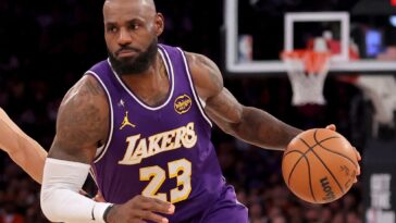 attention-stays-on-lebron-james-despite-trade-deadline-drama