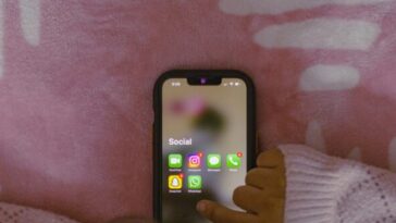 spain-eyes-joining-other-nations-in-children’s-social-media-ban