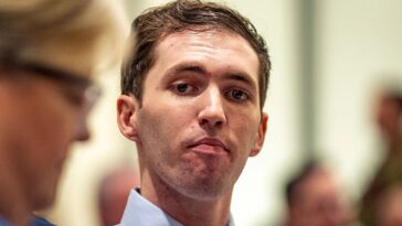 charlie-kirk’s-suspected-assassin-fights-death-penalty,-says-trump-influenced-prosecutor