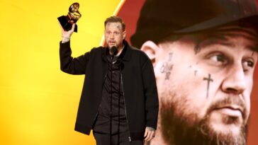 every-celebrity-at-the-grammys-could-learn-a-lesson-from-jelly-roll’s-response-to-being-asked-about-politics