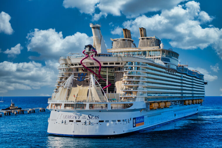 royal-caribbean-cruise-passenger-diagnosed-with-malaria,-medically-evacuated-by-mexican-navy