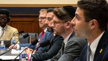 trump-demands-$1-billion-from-‘strongly-antisemitic’-harvard-university