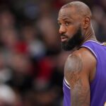 sources:-lebron-expects-to-finish-year-with-lakers