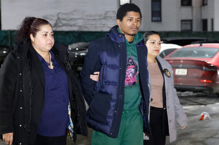 nyc-tot,-2,-hospitalized-in-critical-condition-after-father-allegedly-beat-him:-cops
