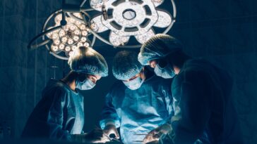 plastic-surgeons-recommend-delaying-transgender-surgeries-until-19-years-old:-‘potential-long-term-harms’