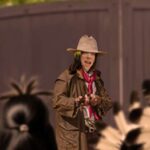 ‘the-injuns-are-a-comin!’-cries-billie-eilish-loading-musket-to-defend-home-from-tribe-of-redskins