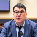 irish-comedian-says-uk-pm-starmer-hides-from-culture-wars-as-‘ordinary-people’-fight-daily-battles