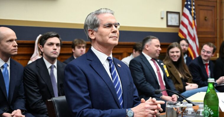 watch:-perfect-troll-vs-lamest-response-–-scott-bessent-nails-dem-in-heated-exchange,-then-dem-gives-literally-the-lamest-response-possible