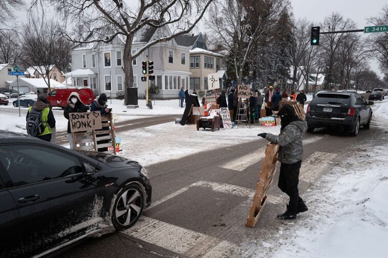 minneapolis-liberals-invent-their-own-border-patrol