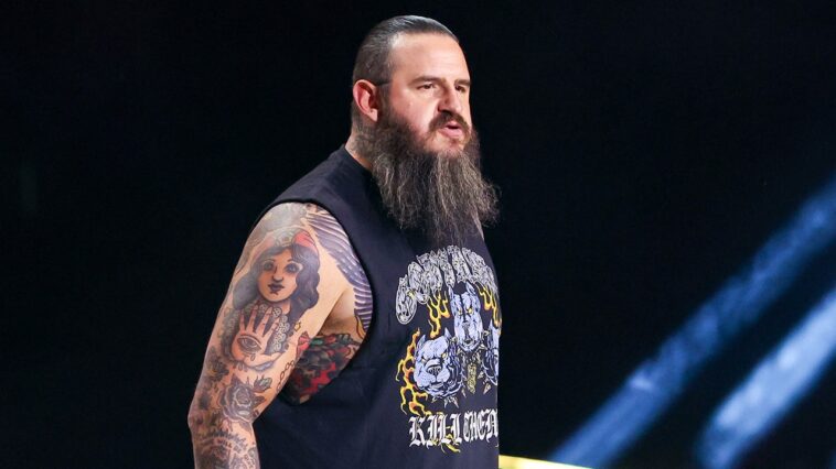 pro-wrestling-fans-loudly-chant-‘f—-ice’-during-an-all-elite-wrestling-match