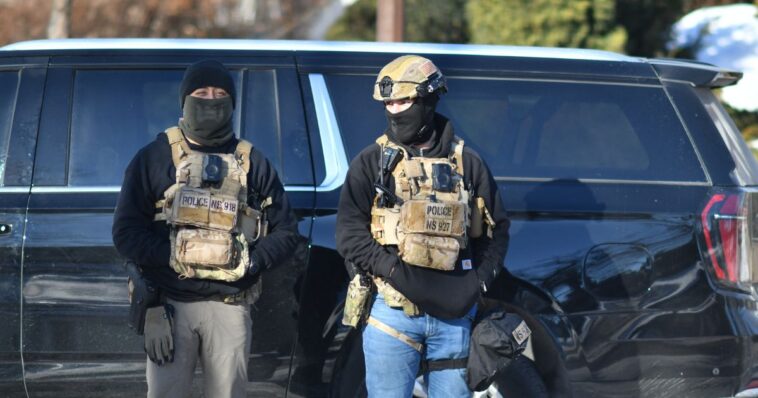 this-is-why-they-mask:-anti-ice-task-force-is-reportedly-using-military-grade-surveillance-methods