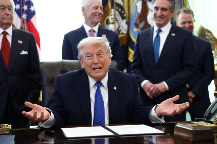 appeals-court-strikes-down-ruling-that-blocked-trump’s-anti-dei-orders