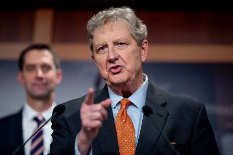sen.-kennedy-slams-‘karen-wing’-of-the-democratic-party-over-defund-ice-rhetoric