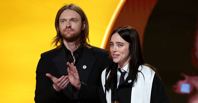 watch-—-gop-senator-eric-schmitt:-billie-eilish-should-return-grammy-awarded-on-‘stolen-land’