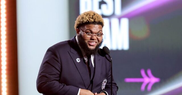 video:-comedian-druski-horribly-mispronounces-seahawks’-jaxson-smith-njigba’s-name-at-nfl-honors