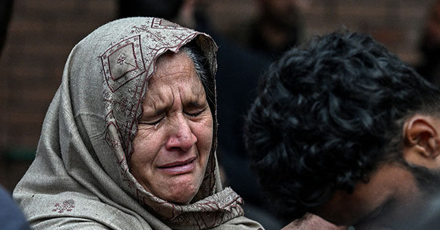 suicide-bombing-at-pakistan-mosque-kills-31,-injures-169