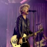 green-day-frontman-tells-ice-agents-to-‘quit-that-s—-y-job’-at-super-bowl-party-performance