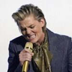 queer-singer-brandi-carlile-donates-$25k-to-her-own-nonprofit-to-help-legal-fund-for-ice-detainees:-‘heartbroken-and-angry-for-minnesota’