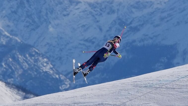 vonn,-skiing-on-torn-acl,-crashes-at-olympics