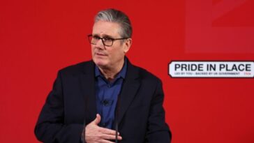 knives-out:-labour-mps-call-on-pm-starmer-to-step-down-after-top-aid-resigns-over-epstein-scandal