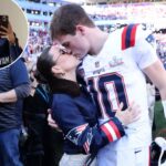 drake-maye-kisses-wife-ann-michael-on-the-field-before-start-of-super-bowl-2026