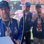 dave-portnoy-makes-his-triumphant-return-to-super-bowl-after-being-dragged-out-of-the-last-one