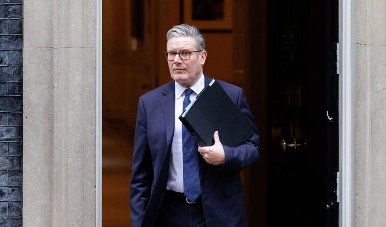chief-of-staff-falls-on-sword-as-party-turns-on-uk.’s-starmer-over-epstein-linked-appointee