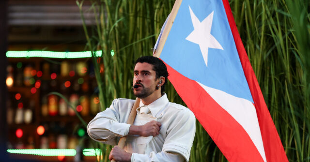 video:-bad-bunny-ends-spanish-only-super-bowl-halftime-with-political-immigration-message