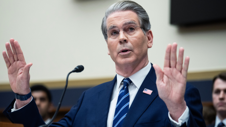 bessent-warns-of-‘gigantic-loss’-if-supreme-court-strips-trump’s-emergency-tariff-powers