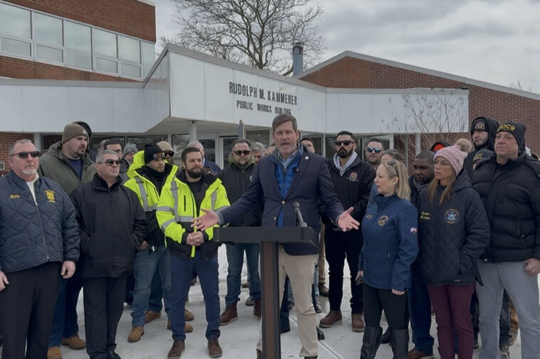 union-leaders,-local-dems-blast-suffolk-county-for-axing-20-year-contract-in-favor-of-politically-connected-firm