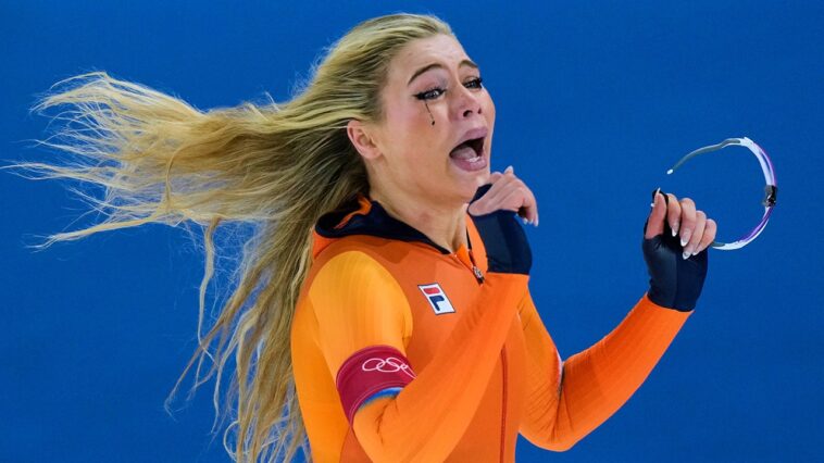 dutch-speedskating-star-jutta-leerdam,-fiancee-of-jake-paul,-sets-winter-olympics-record-in-gold-medal-win