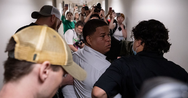 cbs-complains-non-violent-migrants-are-being-deported