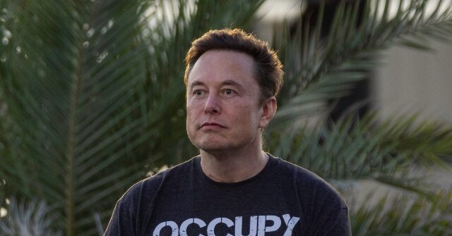 forget-mars:-elon-musk’s-spacex-shifts-priority-to-building-a-moon-base