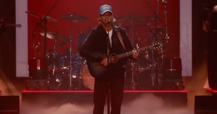 in-tribute-to-charlie-kirk,-kid-rock-calls-on-people-to-‘dust-off-bible’-look-to-jesus-during-super-bowl-halftime-show
