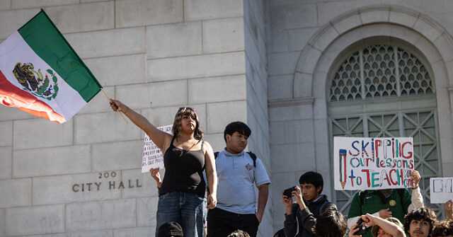 teachers-lead-anti-ice-school-walkouts-with-violence,-foreign-flags
