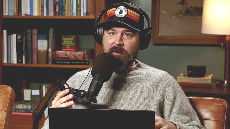 ‘duck-dynasty’-star-refuses-to-let-children-watch-‘debaucherous’-super-bowl-halftime-shows