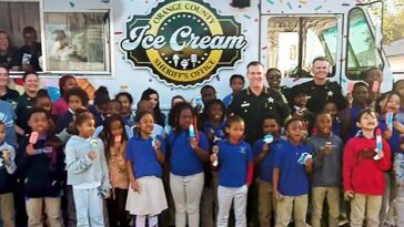 florida-sheriff’s-office-buys-ice-cream-truck-with-money-seized-from-drug-dealers,-gives-free-treats-to-kids