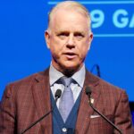 ex-nfl-star-encourages-american-olympians-to-‘pipe-down’-and-‘respect-the-flag’