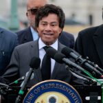 house-dem-explodes-on-top-trump-immigration-official,-says-he-‘better-hope’-for-pardon-from-president