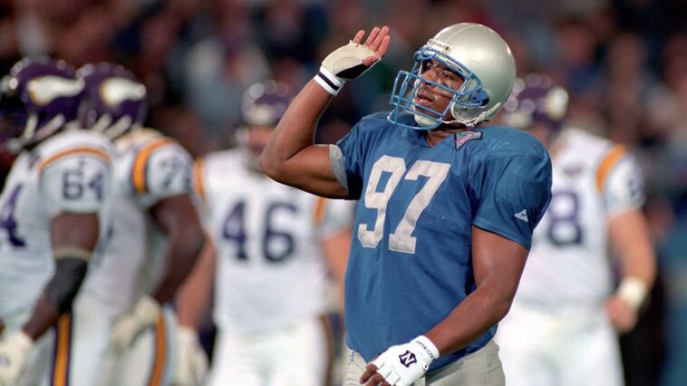 former-lions-linebacker-tracy-scroggins-dies-at-56;-family-cites-possible-cte