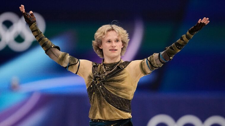 ‘quad-god’-ilia-malinin-stuns-in-men’s-figure-skating-short-program,-eyes-olympic-gold