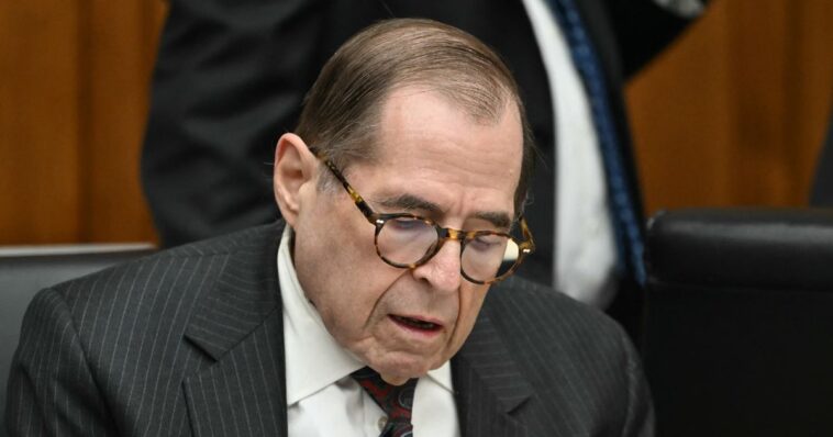 watch:-nadler-appears-to-be-dead-asleep-at-epstein-doj-hearing-–-same-hearing-where-he-accused-ag-bondi-of-not-caring-about-victims
