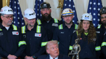 the-‘no-jobs-outside-health-care’-claim-gets-the-math-wrong