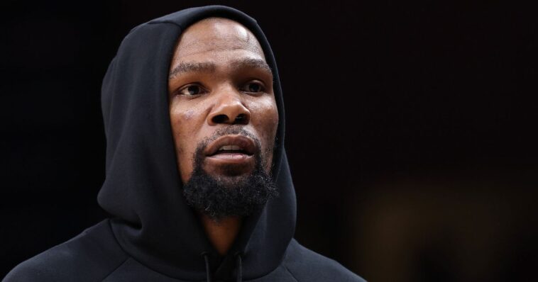 hypocrisy:-mainstream-media-and-nba-stay-silent-after-kevin-durant-tells-fan:-‘i-know-where-you-live,-white-boy’