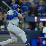 dodgers-extend-3b-muncy,-re-sign-hernandez