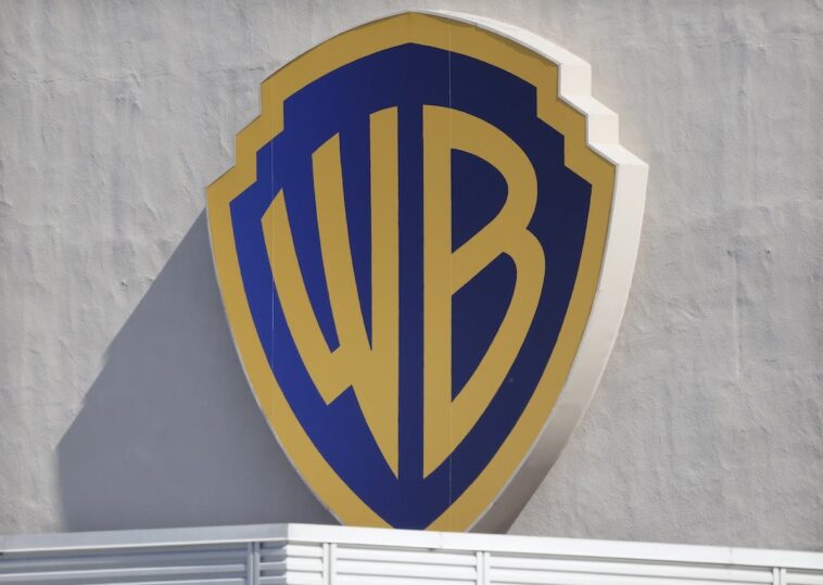 investor-urges-warner-bros.-to-consider-paramount-deal,-reject-netflix