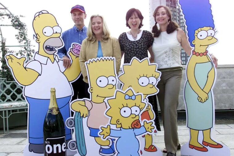 how-‘the-simpsons’-stars-get-all-the-trappings-of-mega-stardom-—-but-remain-anonymous-as-show-hits-800th-episode