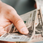 white-house:-real-wages-grew-by-$1,400-across-private-sector-in-trump’s-first-year